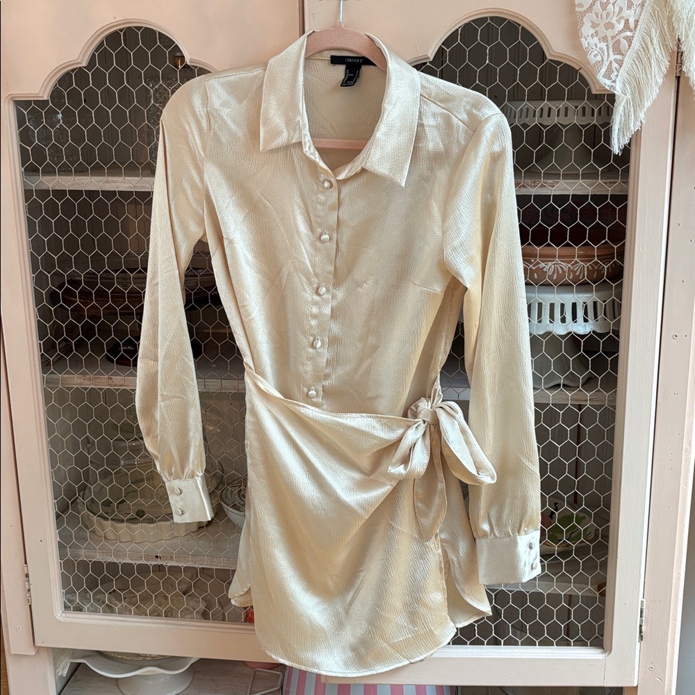 FOREVER 21 ivory, buttercream Silk wrap Dress S